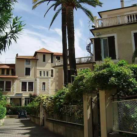 Hotel Fiorenza & Banksia Meuble Alassio Exteriér fotografie