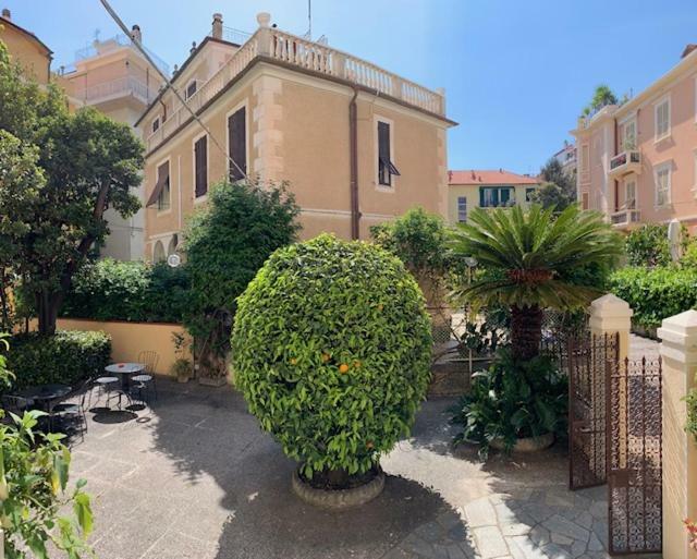 Hotel Fiorenza & Banksia Meuble Alassio Exteriér fotografie